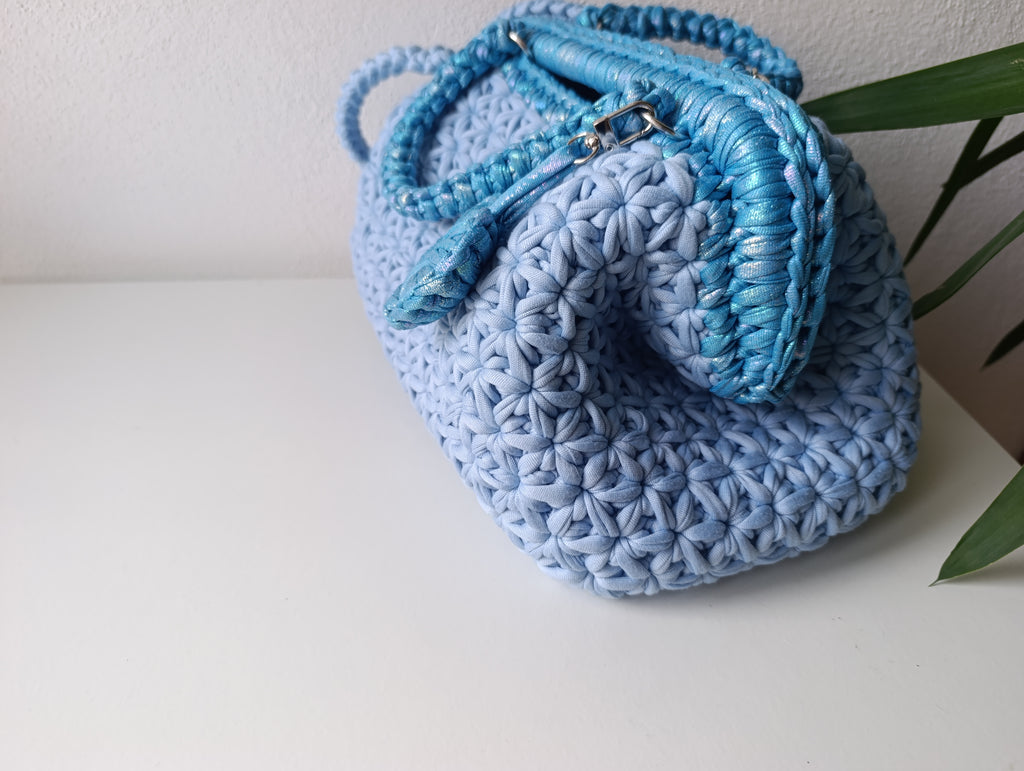Borsa modello Petalia azzurro - Uncinetto fatto a mano